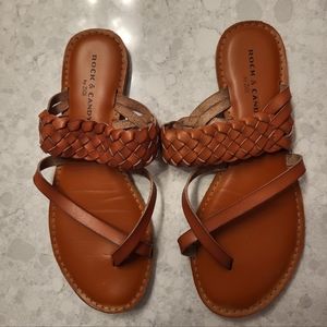 ROCK & CANDY BY ZIGI FAUX LEATHER STRAP SANDALS. EXCELLENT CONDITION. SIZE 8.5